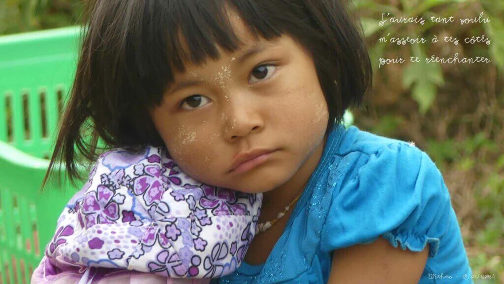 Myanmar- Portrait petite fille birmane