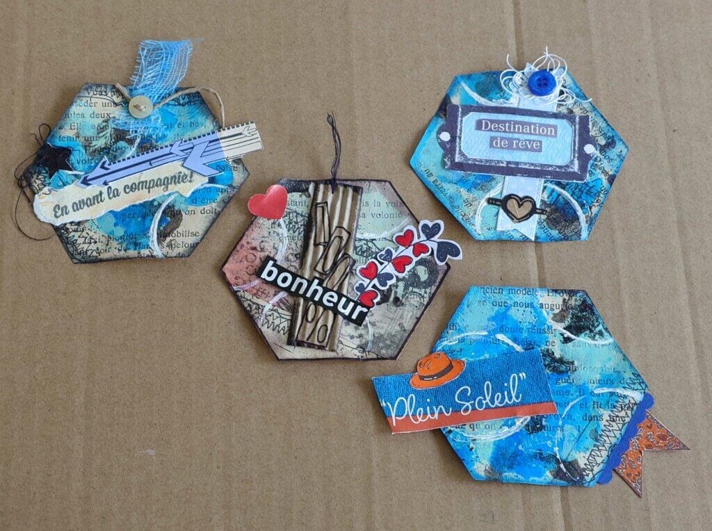 embellissements tags colorés Withmo_peinture acrylique en spray et customisation