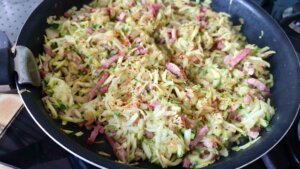 quiche courgettes bacon Withmo_ajout courgettes rapées en cuisson
