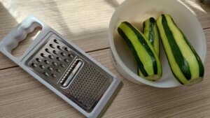 quiche courgettes bacon Withmo_préparation courgettes