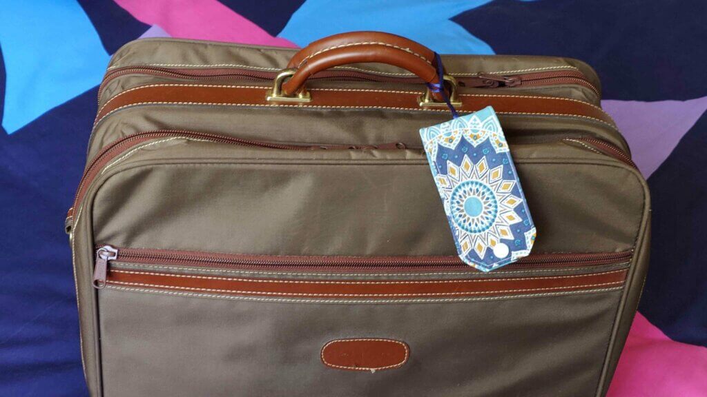porte étiquette bagage Withmo en place